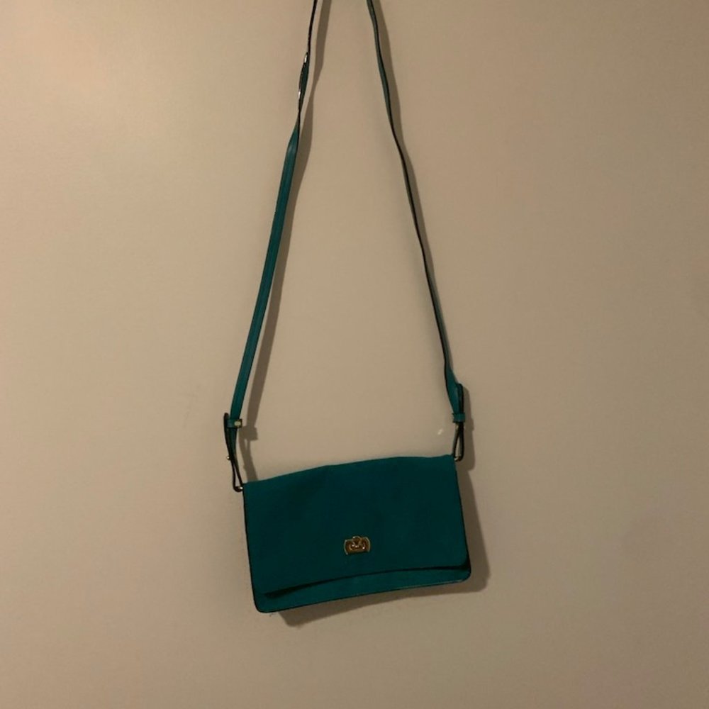 3/$32 Emerald Green Crossbody Bag-suede like. Very cute for the holidays!